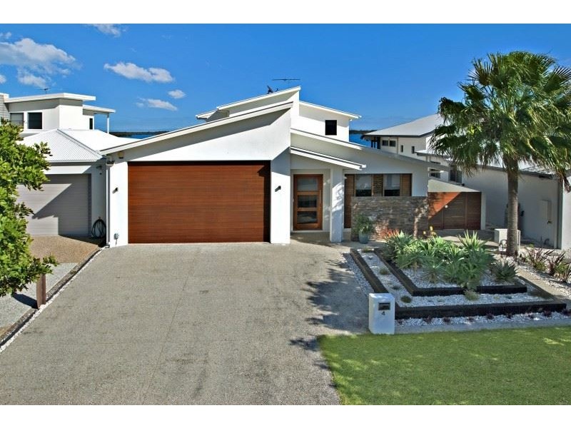 4 Oriole Close, Banksia Beach QLD 4507