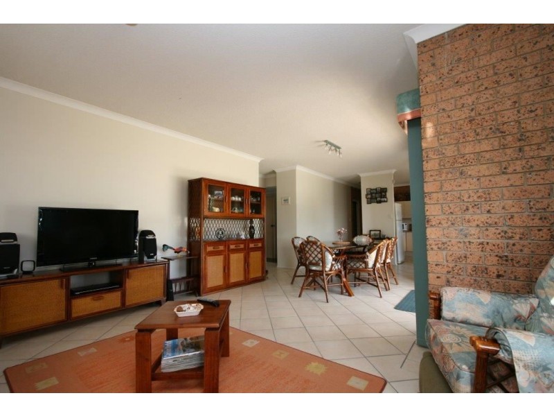 2/27 Solander Esp, Banksia Beach QLD 4507