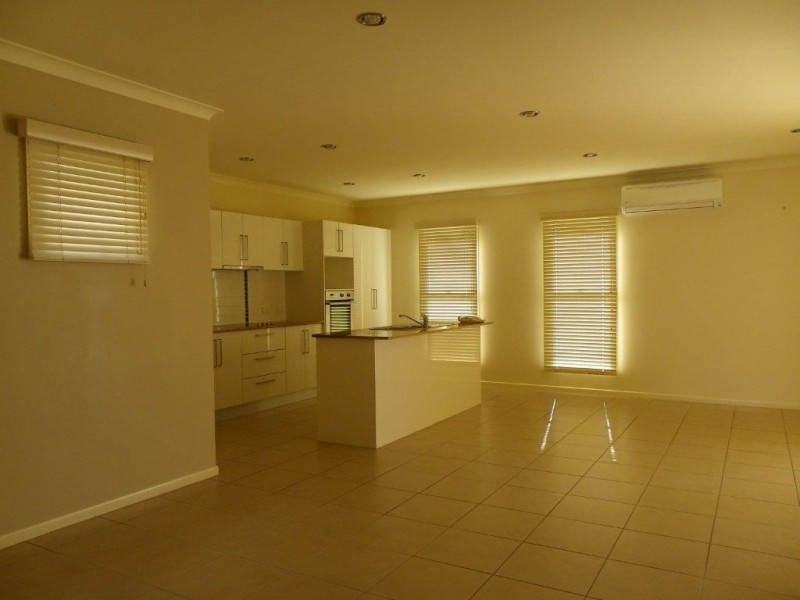 8/74 Cotterill Ave, Bongaree QLD 4507