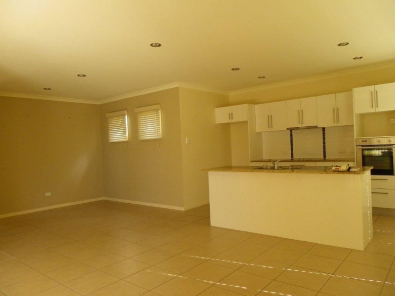 8/74 Cotterill Ave, Bongaree QLD 4507