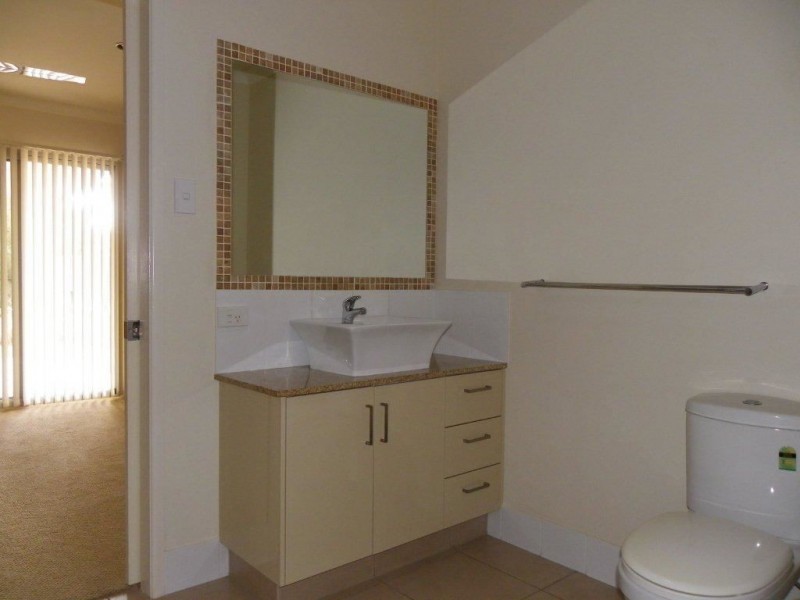 8/74 Cotterill Ave, Bongaree QLD 4507