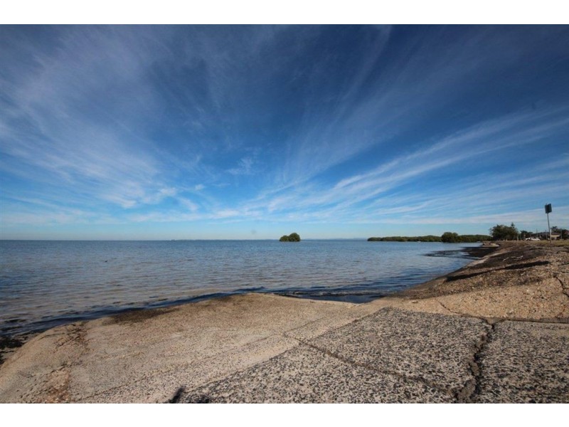 6 Oak Street, Godwin Beach QLD 4511