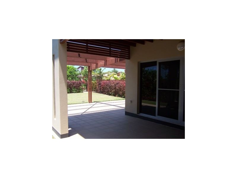 103/8 Spinnaker Drive, Sandstone Point QLD 4511