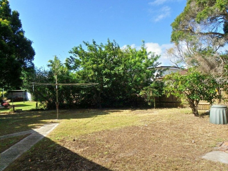 6 Lapwing St, Bongaree QLD 4507