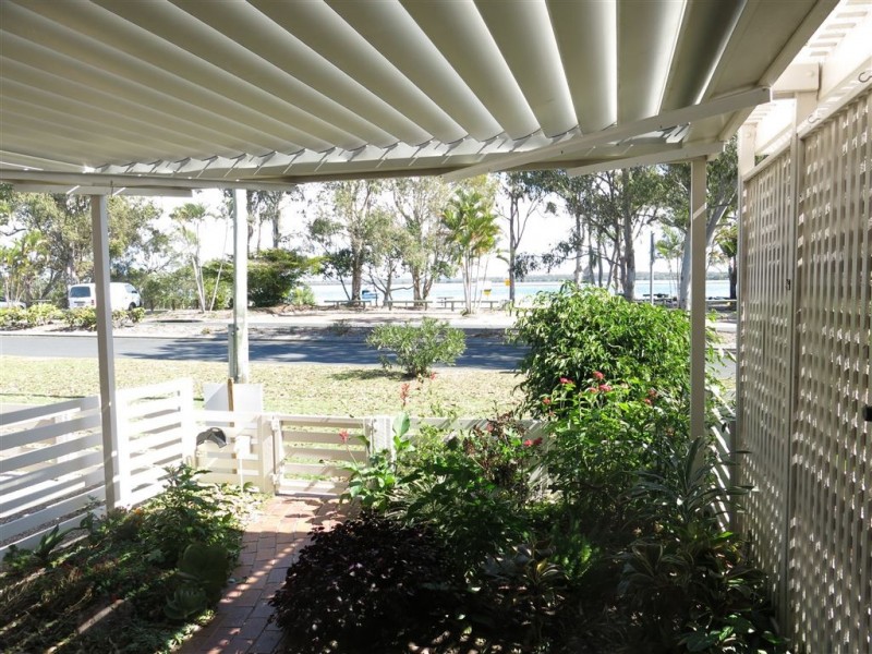 3/2 Solander Esplanade, Banksia Beach QLD 4507