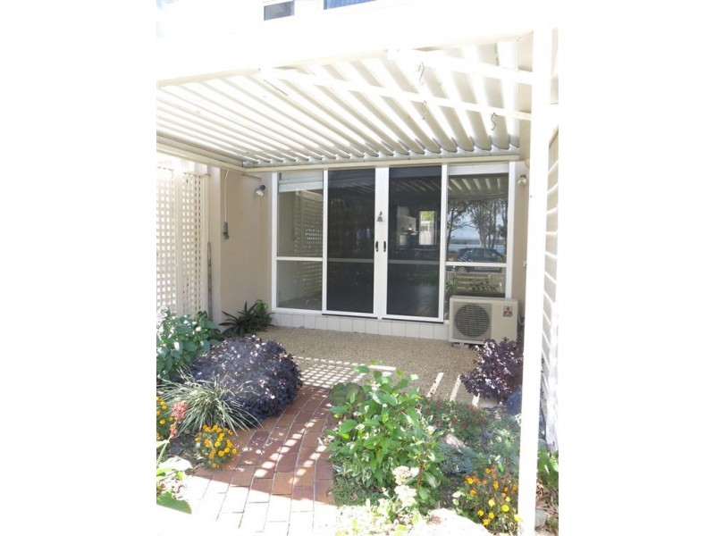 3/2 Solander Esplanade, Banksia Beach QLD 4507