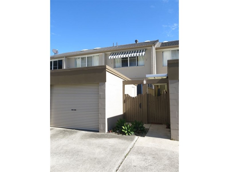 3/2 Solander Esplanade, Banksia Beach QLD 4507