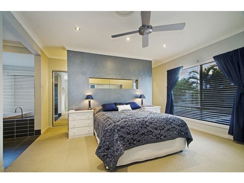 7 Fulmar Cr, Banksia Beach QLD 4507