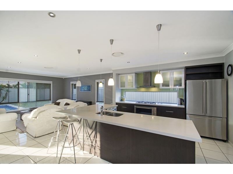 7 Fulmar Cr, Banksia Beach QLD 4507