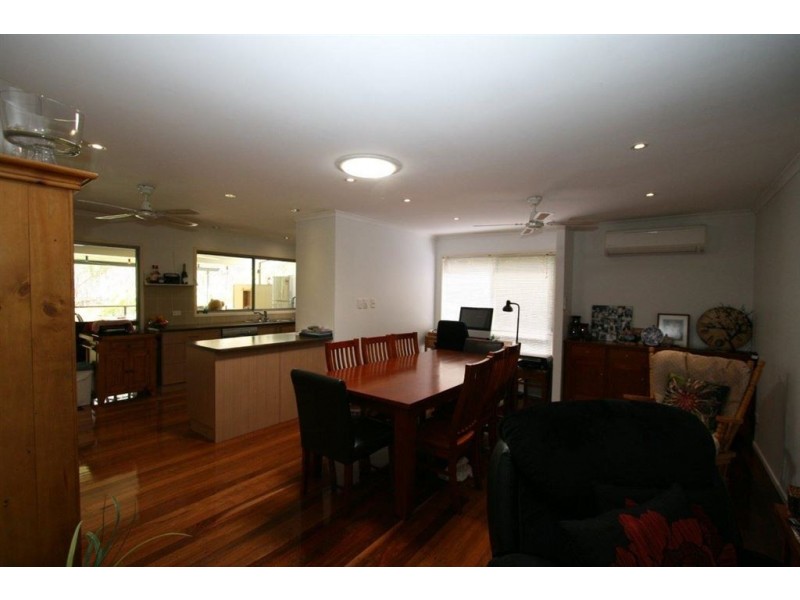 8 Bracken Street, Woorim QLD 4507