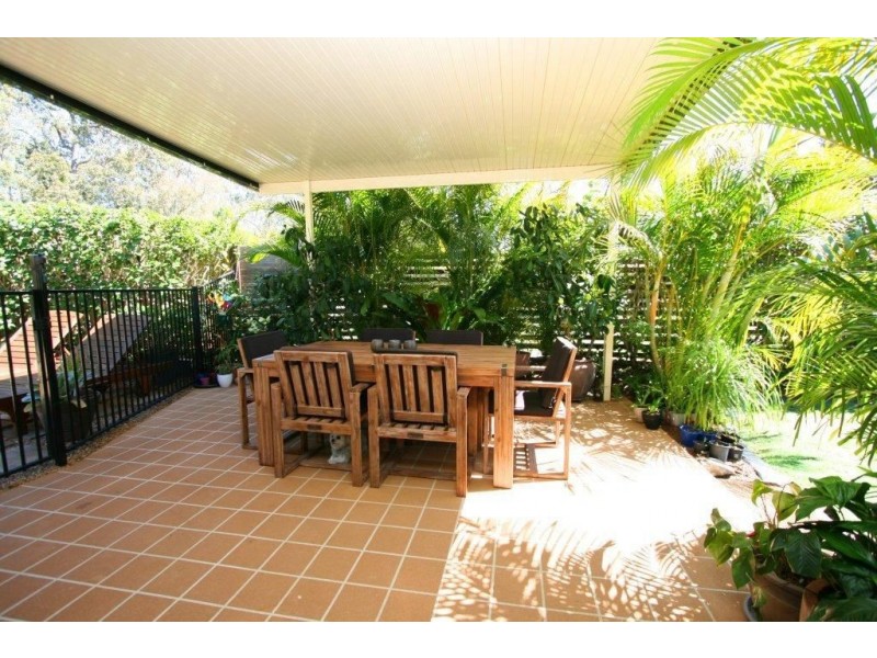 11 Bondi Crt, Sandstone Point QLD 4511