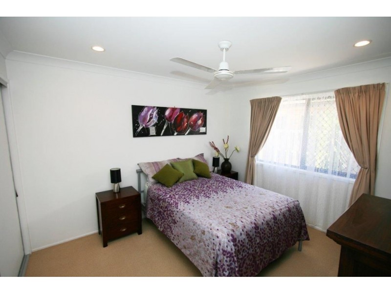 11 Bondi Crt, Sandstone Point QLD 4511