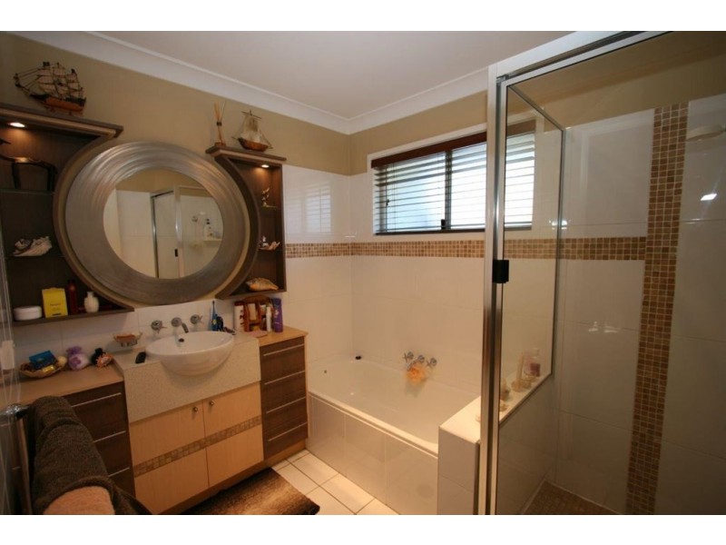 29 Hoya Cres, Bongaree QLD 4507