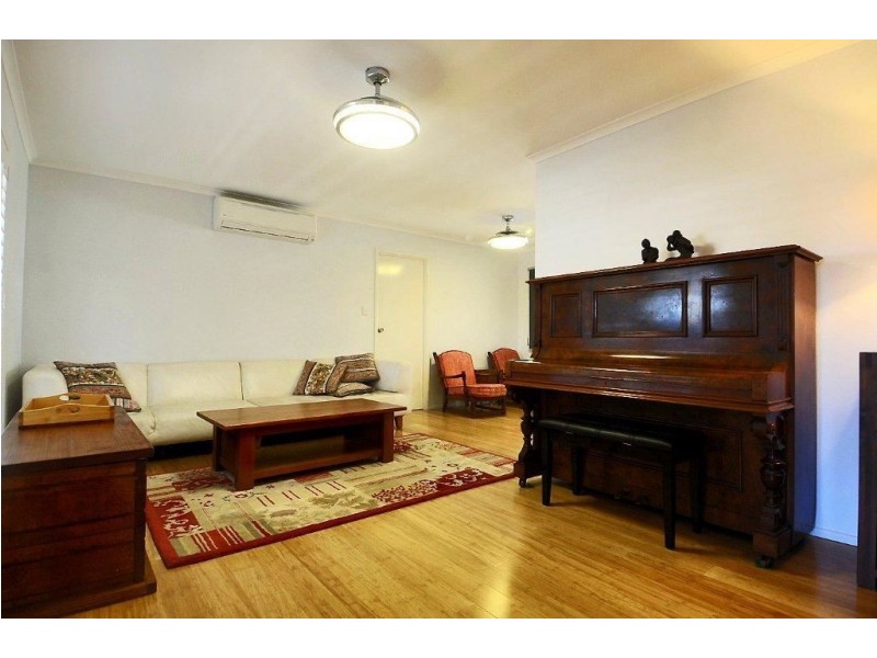 4 Violet Court, Bongaree QLD 4507