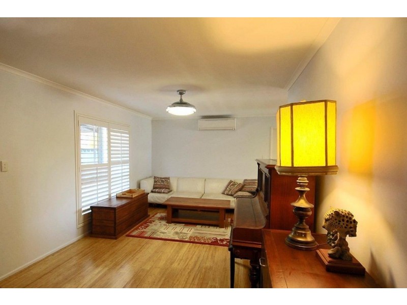 4 Violet Court, Bongaree QLD 4507