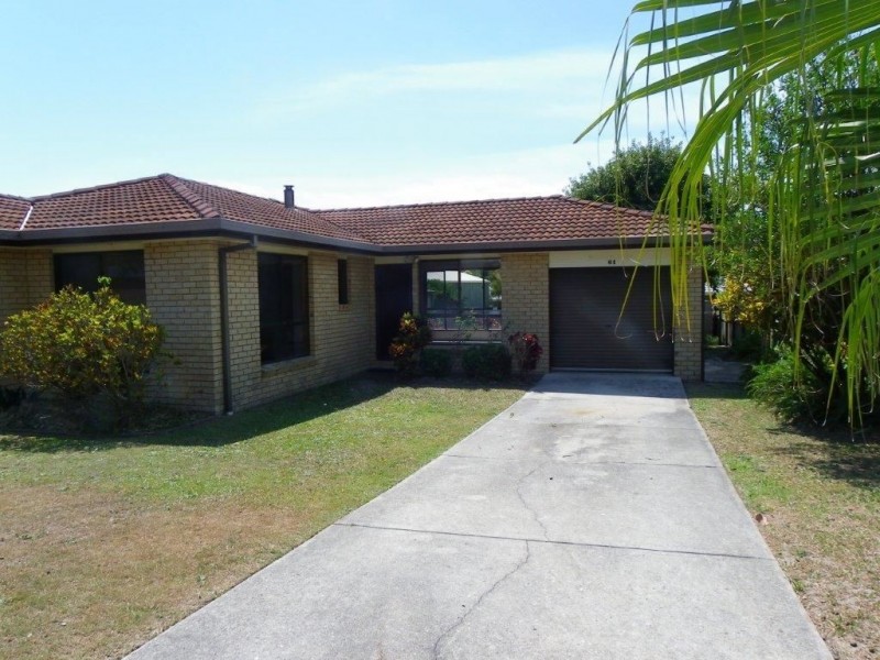 61 Bestmann Road East, Sandstone Point QLD 4511