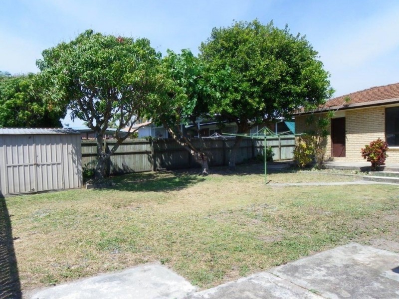 61 Bestmann Road East, Sandstone Point QLD 4511