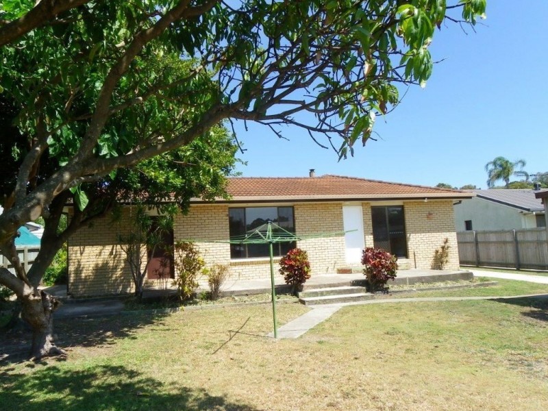 61 Bestmann Road East, Sandstone Point QLD 4511