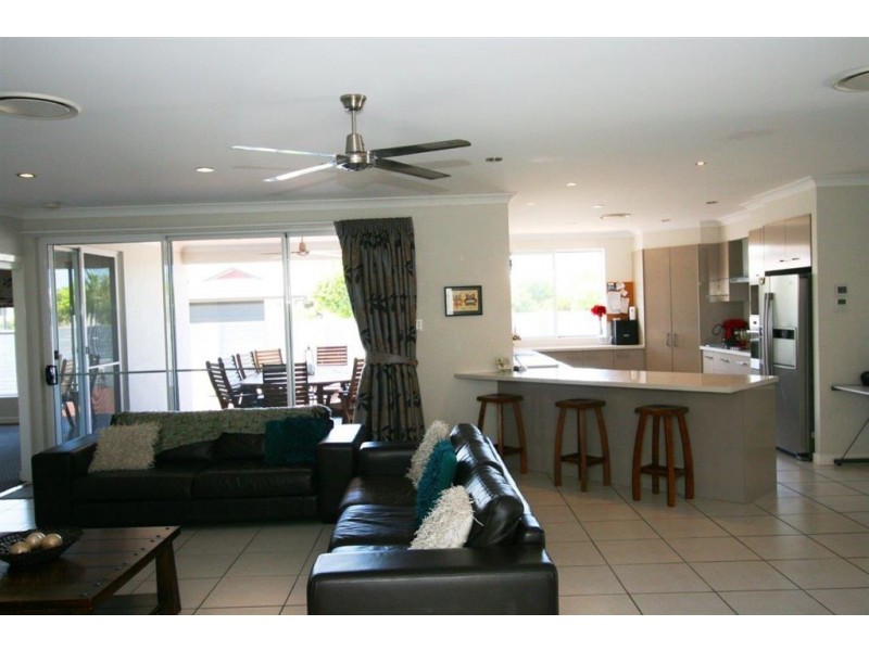 5 Blueberry St, Banksia Beach QLD 4507