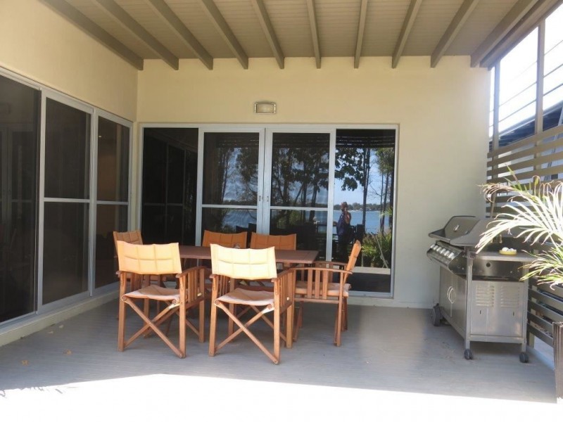 Sandstone Point QLD 4511