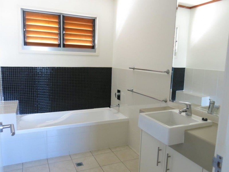Sandstone Point QLD 4511
