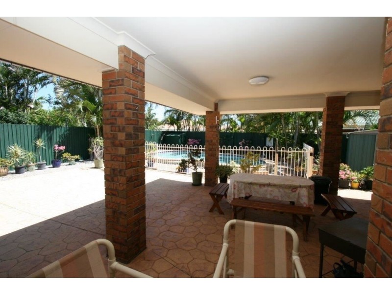 54 Voyagers Dr, Banksia Beach QLD 4507