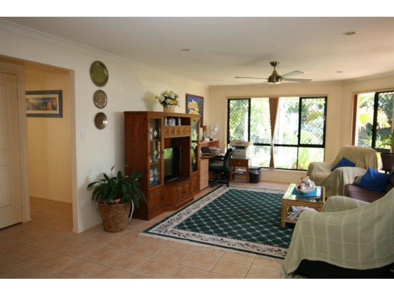 29 Seaforth St, Sandstone Point QLD 4511