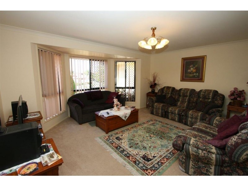 29 Seaforth St, Sandstone Point QLD 4511