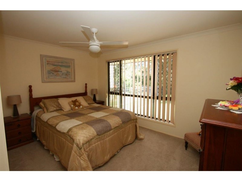 29 Seaforth St, Sandstone Point QLD 4511