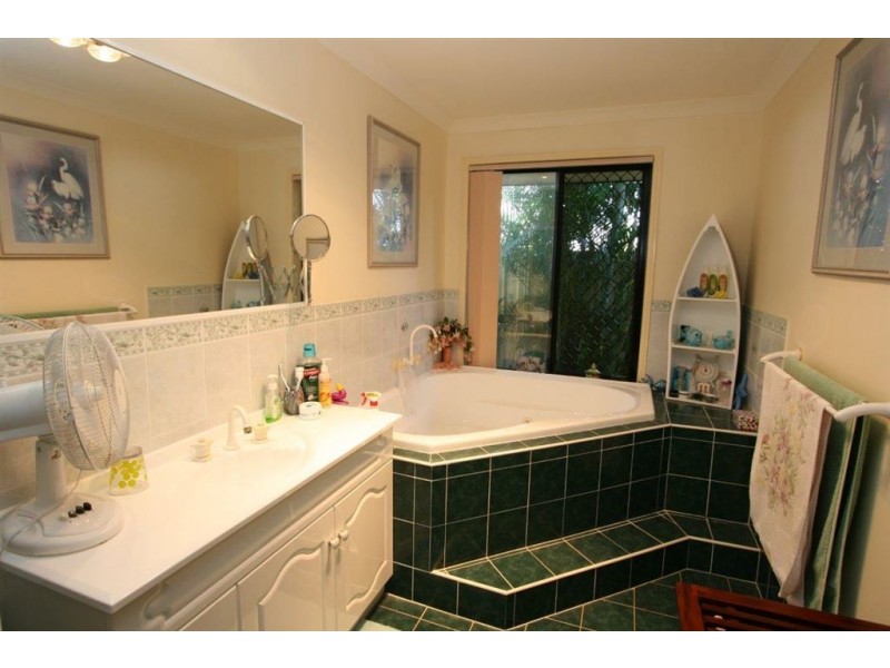 29 Seaforth St, Sandstone Point QLD 4511