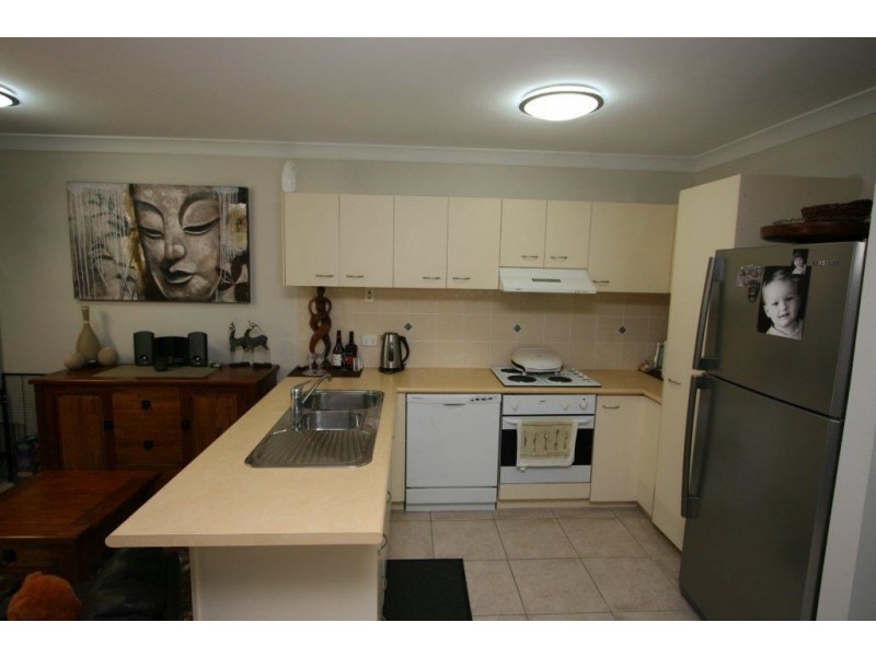 5 Seabreeze Ct, Sandstone Point QLD 4511