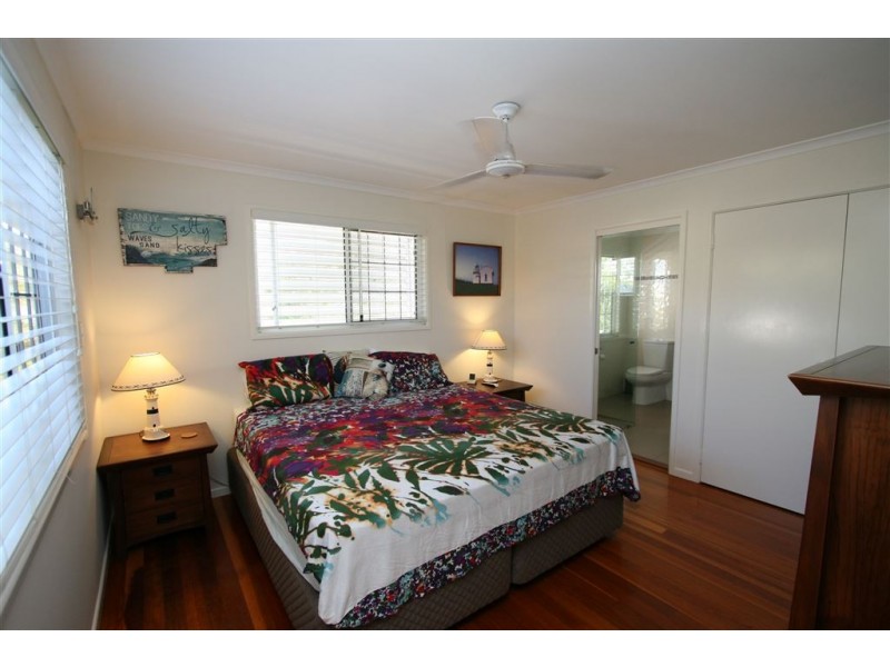 10 Elizabeth Batts Crt, Banksia Beach QLD 4507