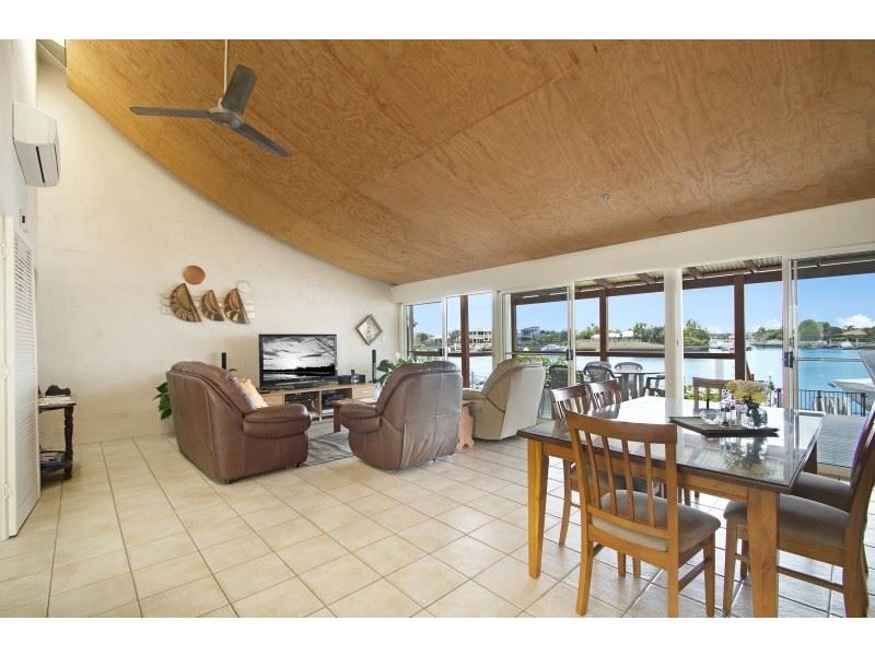 86 Endeavour Dr, Banksia Beach QLD 4507