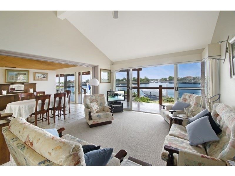 86 Endeavour Dr, Banksia Beach QLD 4507