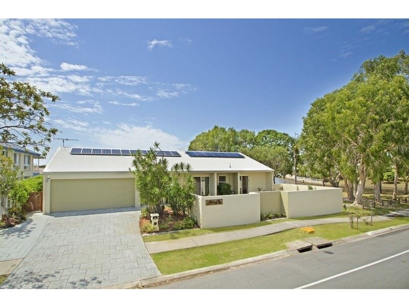 86 Endeavour Dr, Banksia Beach QLD 4507