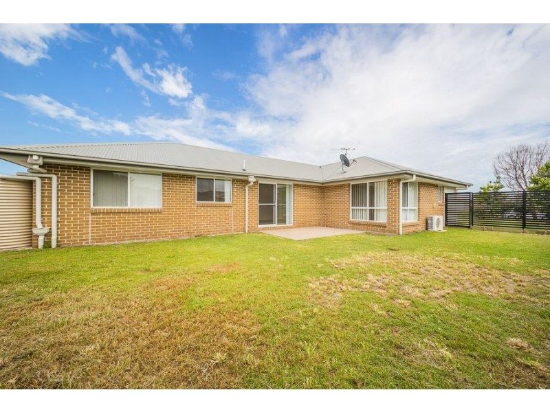 11 Pristine Pl, Ningi QLD 4511