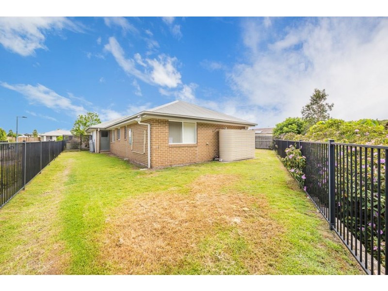 11 Pristine Pl, Ningi QLD 4511