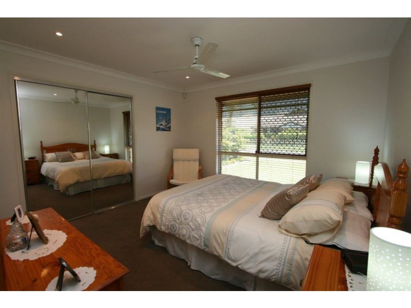 12 Mossman Way, Sandstone Point QLD 4511