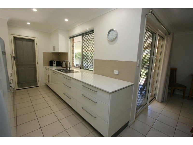 12 Mossman Way, Sandstone Point QLD 4511