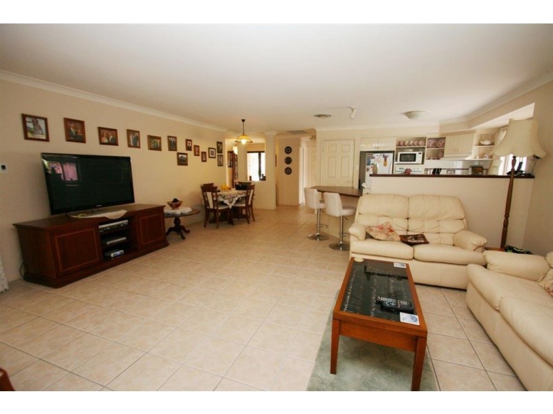 165 Endeavour Dr, Banksia Beach QLD 4507