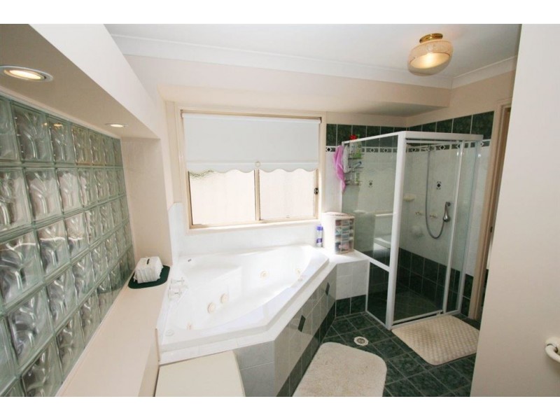 165 Endeavour Dr, Banksia Beach QLD 4507