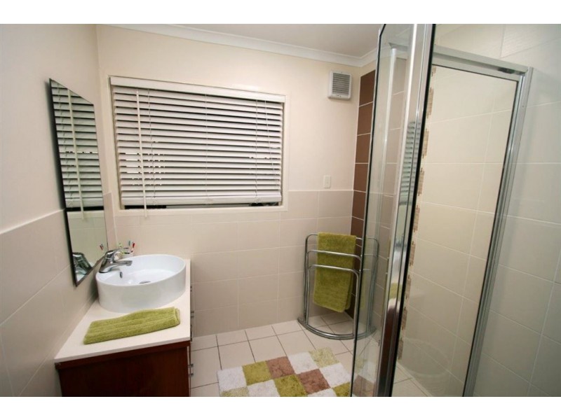 61 Spowers St, Bongaree QLD 4507