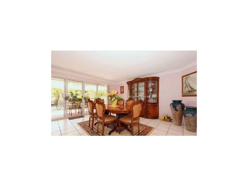 24 Seaforth St, Sandstone Point QLD 4511