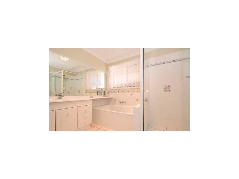 24 Seaforth St, Sandstone Point QLD 4511