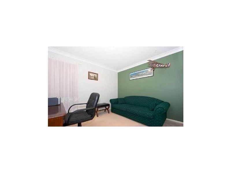 24 Seaforth St, Sandstone Point QLD 4511