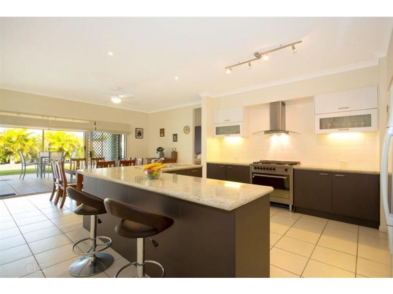 37 Raptor Pde, Banksia Beach QLD 4507