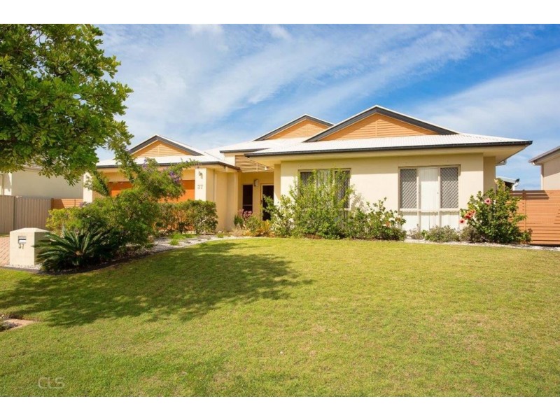 37 Raptor Pde, Banksia Beach QLD 4507