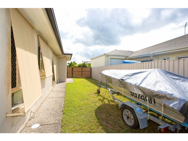 37 Raptor Pde, Banksia Beach QLD 4507