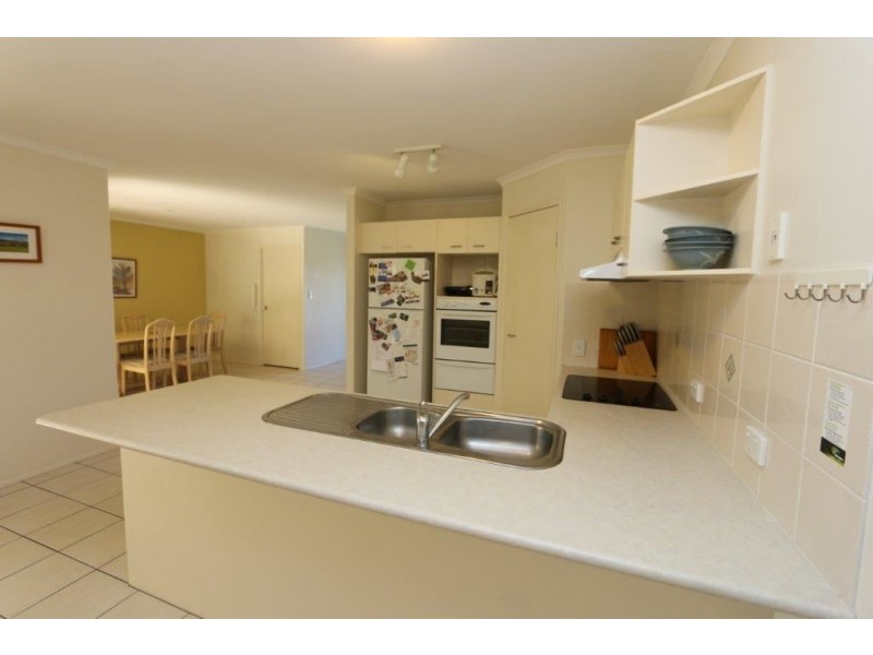 49 Seaforth St, Sandstone Point QLD 4511