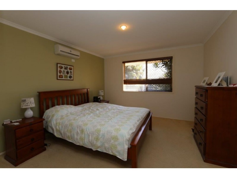 49 Seaforth St, Sandstone Point QLD 4511